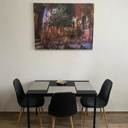 Cerna Ruze - 4 * Plzen