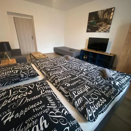 Cerna Ruze - 4 Apartament *